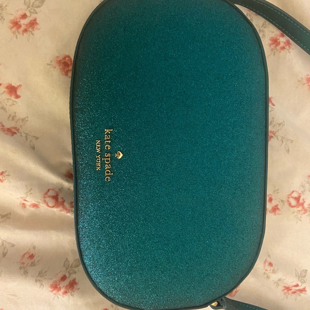 Kate Spade Green Crossbody Bag with Sleek Design - Picture 2 of 4